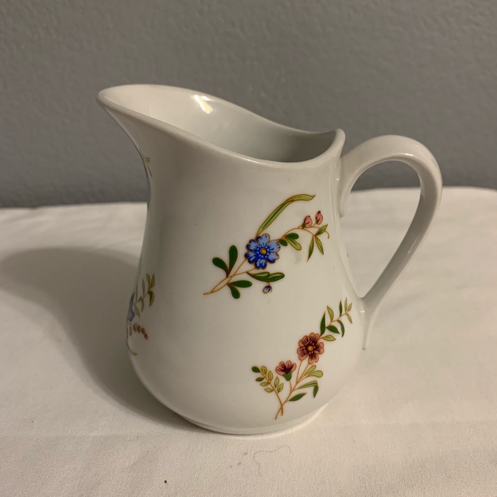 Golden Blue BIA International Porcelain Creamer